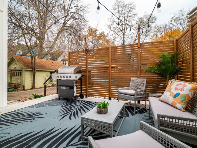 Building Photo - 25 N Rose Blvd