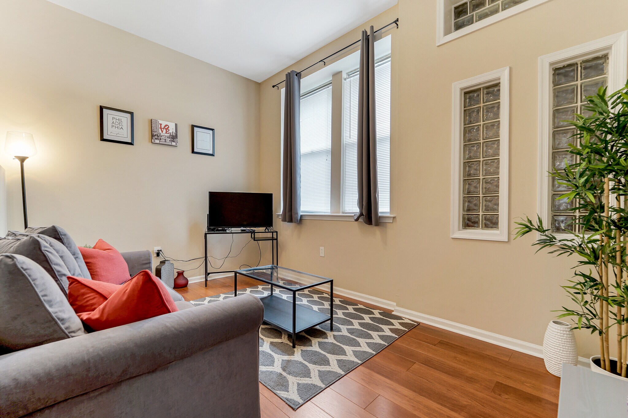 Family Room - 613 S 16th St