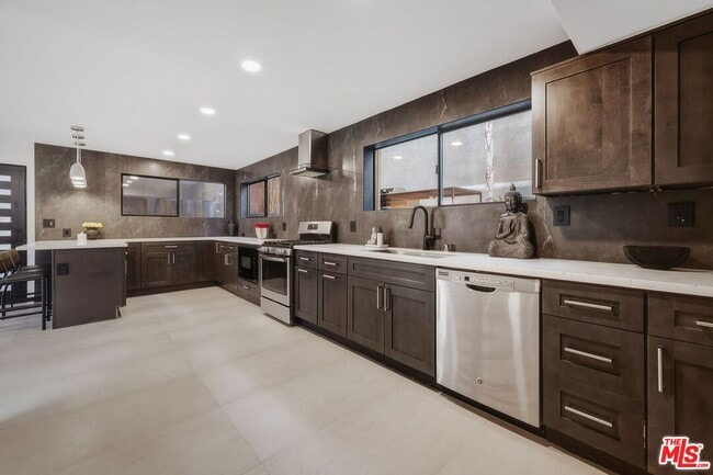 Building Photo - 3601 Dixie Canyon Pl