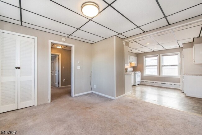 Building Photo - 106 Sadler Rd