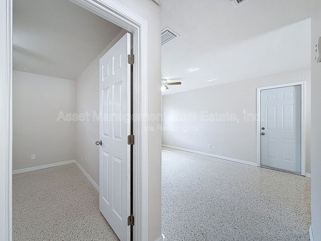Building Photo - 474 93rd Ave N