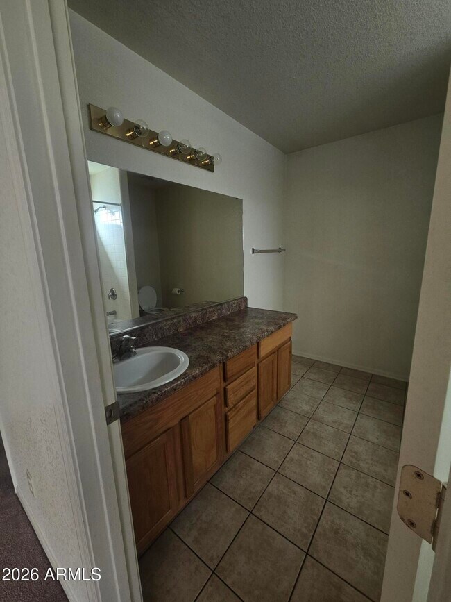 Building Photo - 1001 Montrose Ave