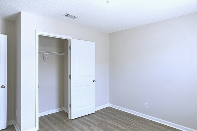 Building Photo - 1430 Evergreen Trl