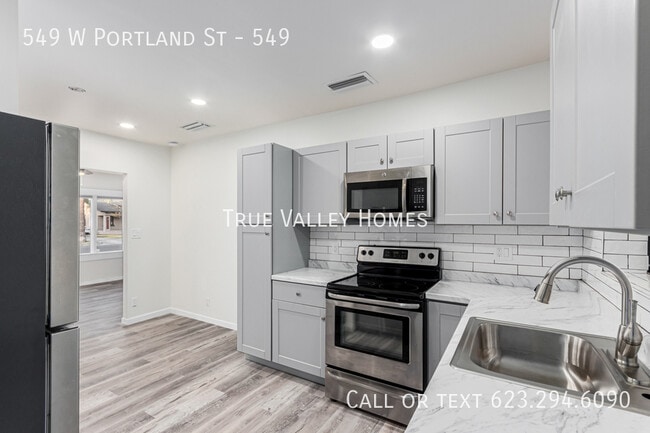 Building Photo - 549 W Portland St