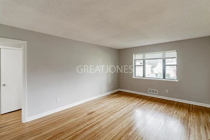 Building Photo - 855 78th St S