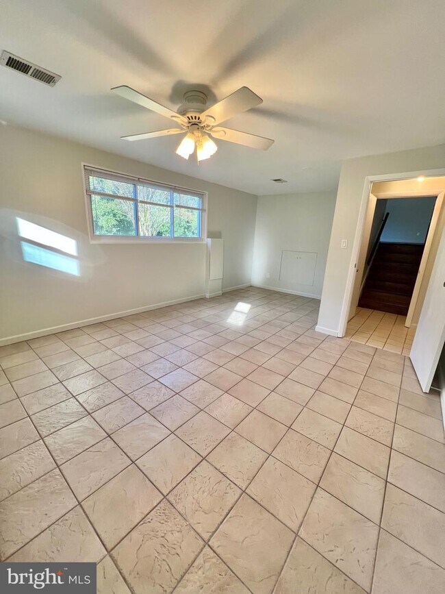 Building Photo - 12215 Hunters Ln