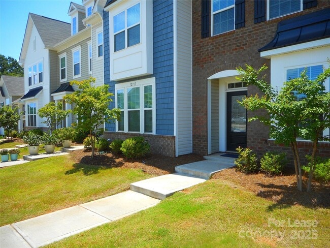 Building Photo - 12715 Wandering Brook Dr