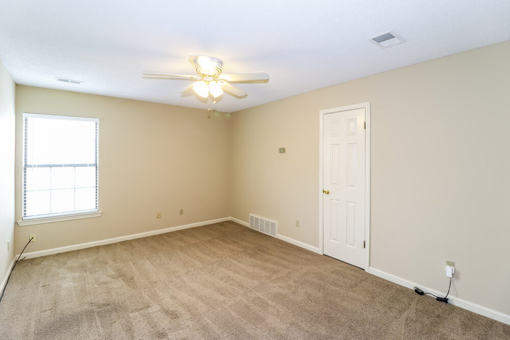 Building Photo - 1611 Oaken Bucket Dr