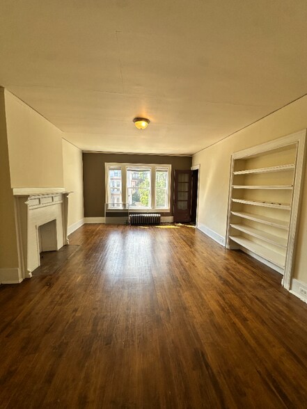 Primary Photo - 1030 N Marshall St
