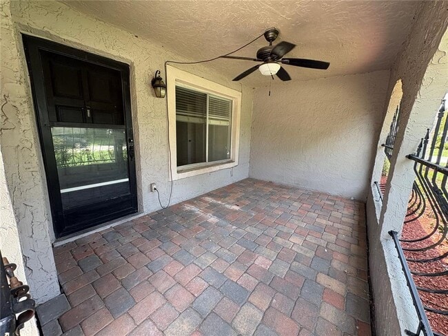Building Photo - 4824 Gallant Ln