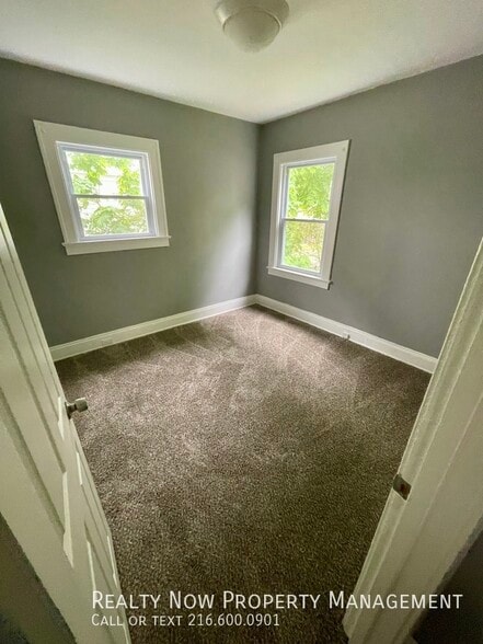 Building Photo - 3396 W 117th St