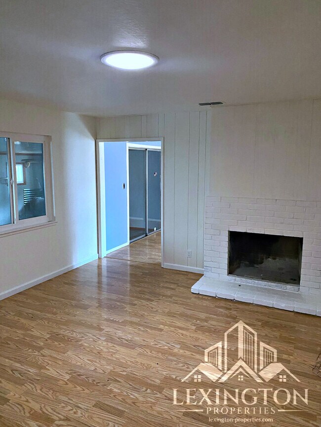 Building Photo - 5304 Ronnie St