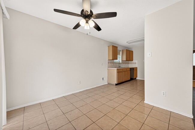 Building Photo - 8839 Aspen Meadow Dr
