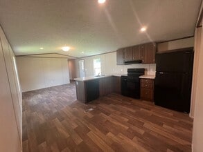 Building Photo - Get It Before It's Gone!