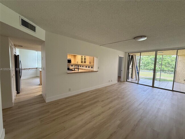 Building Photo - 9531 Seagrape Dr