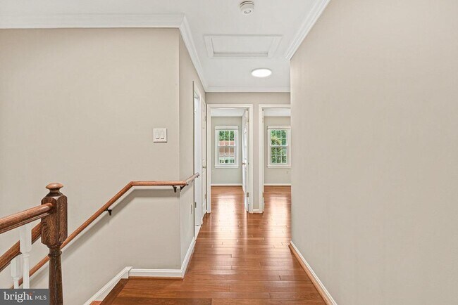 Building Photo - 9760 Hatmark Ct