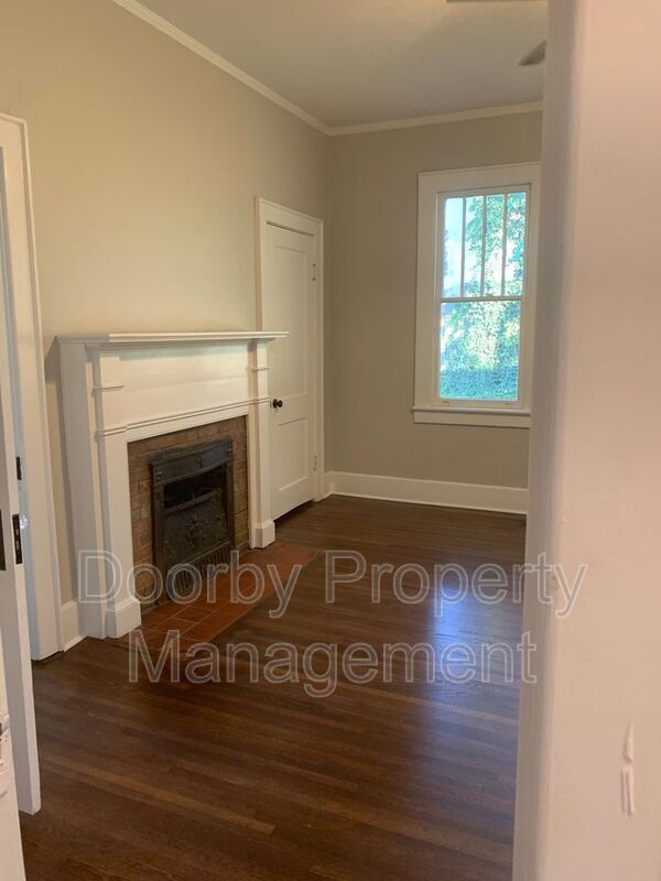 Building Photo - 2300 Elmendorf St