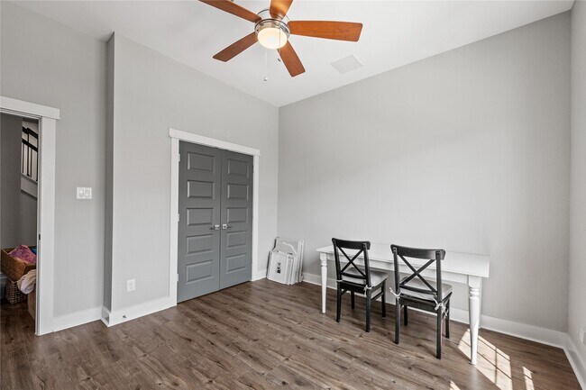 Building Photo - 1711 Leilani Dr