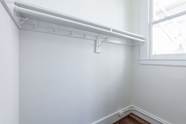 Building Photo - 112-118 Shotwell Street (1016r)