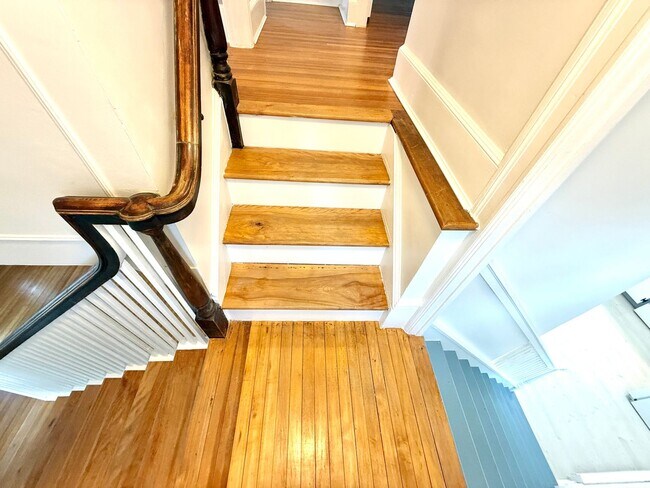 Building Photo - Timeless and Refined 3BR/2.5BA Colonial in Uptown Kingston