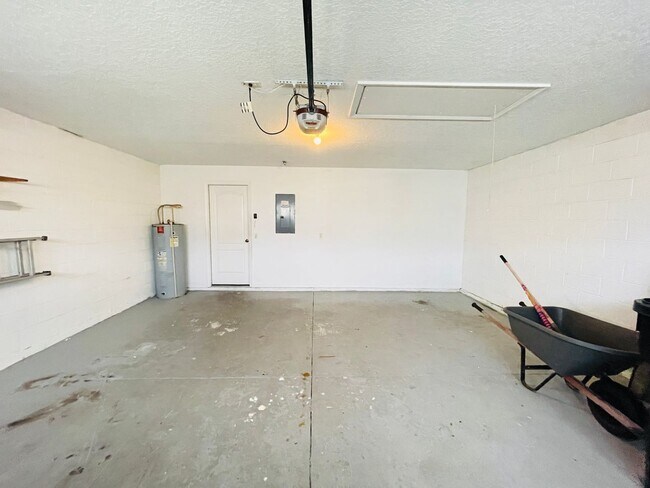 Building Photo - Available now! Charming 4-bedroom, 2.5-bathroom pet friendly home!!