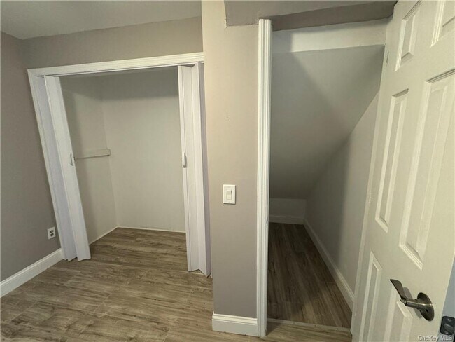 Building Photo - 20 Davis Hill Rd