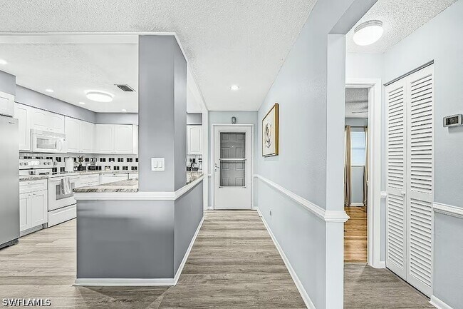 Building Photo - 600 Valley Stream Dr