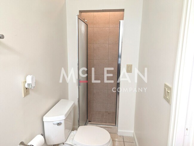 Building Photo - Calle Abronia