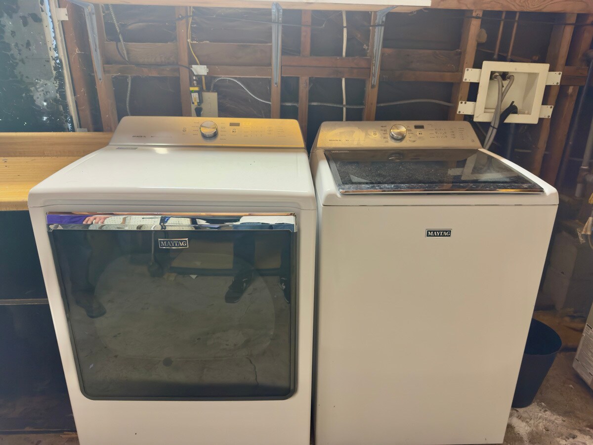 Building Photo - 6583 Valley View Rd