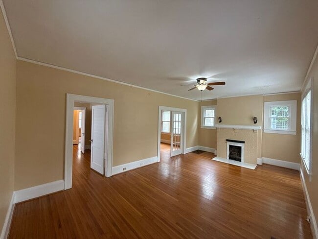 Building Photo - Elizabeth - T.R. Lawing Realty, Inc