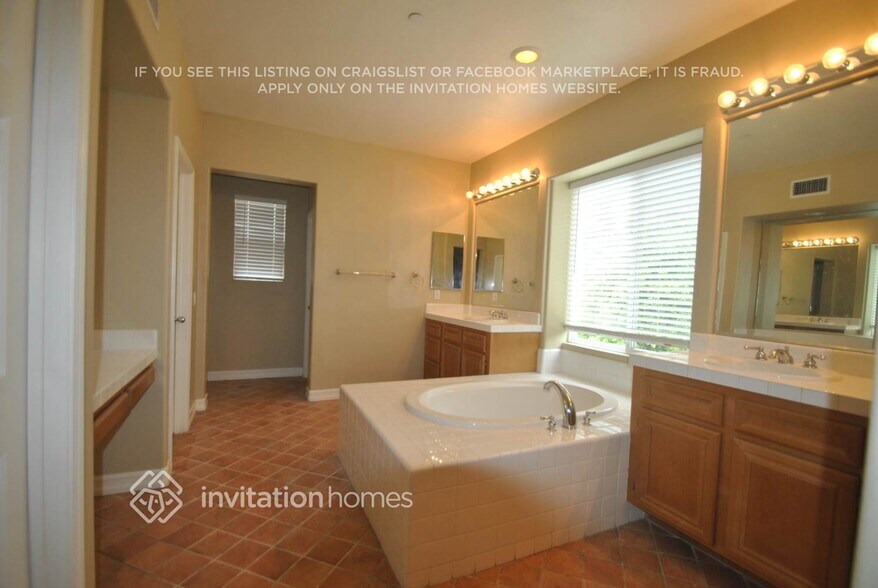 Building Photo - 31 Whispering Willow Ct