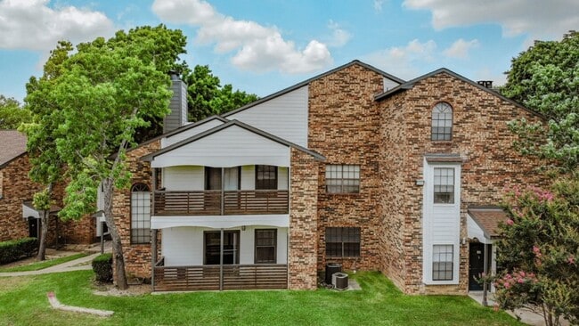 Building Photo - 14300 Tandem Blvd