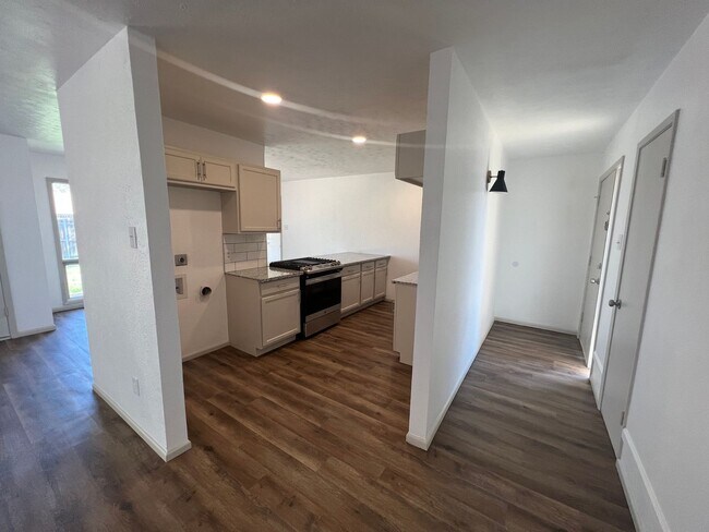 Building Photo - Pre Leasing for Fall 2026! Remodeled 3/2 near LCU!