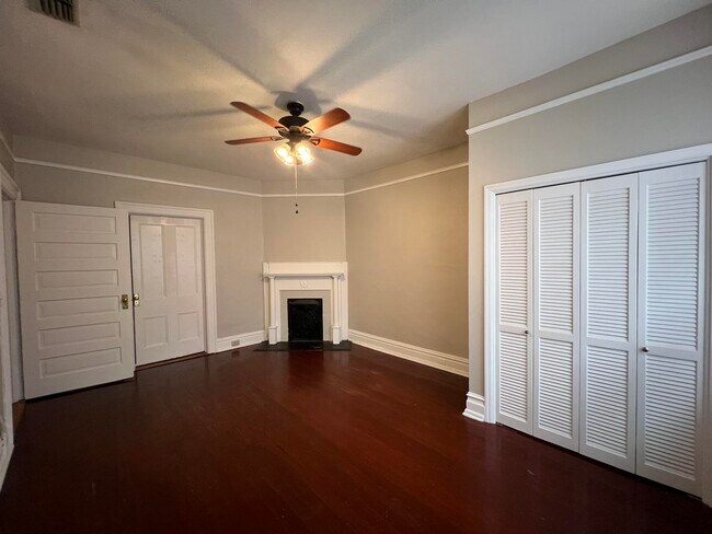 Building Photo - 316 3rd St