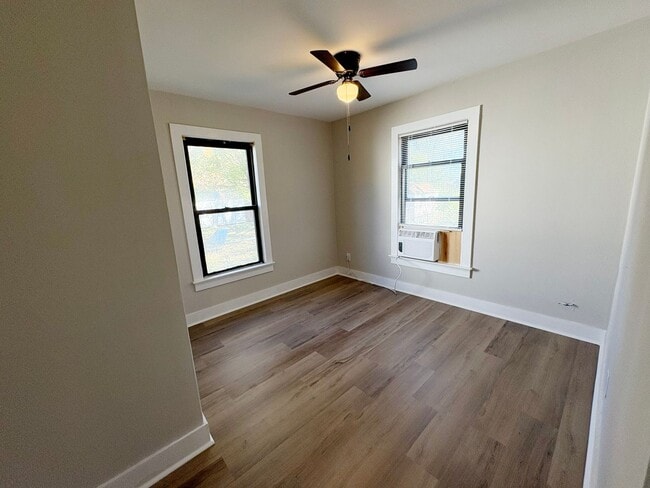 Building Photo - 2 Bedroom and 1 Bath Home