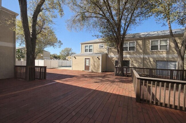 Building Photo - 2428 Summerfield Pl