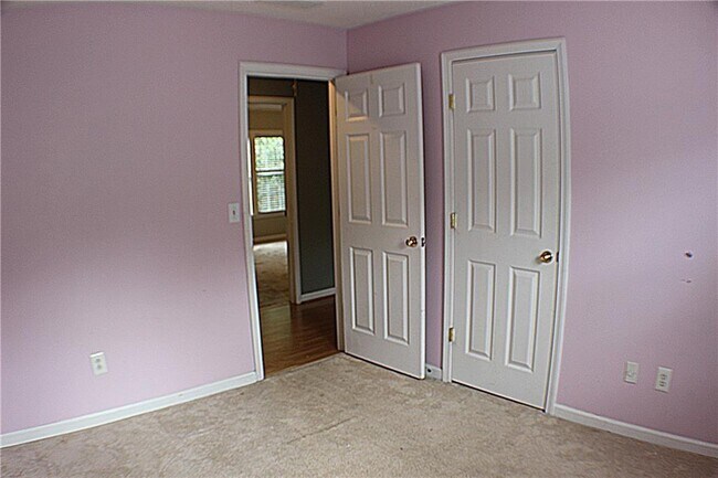 Building Photo - 437 Darter Dr NW