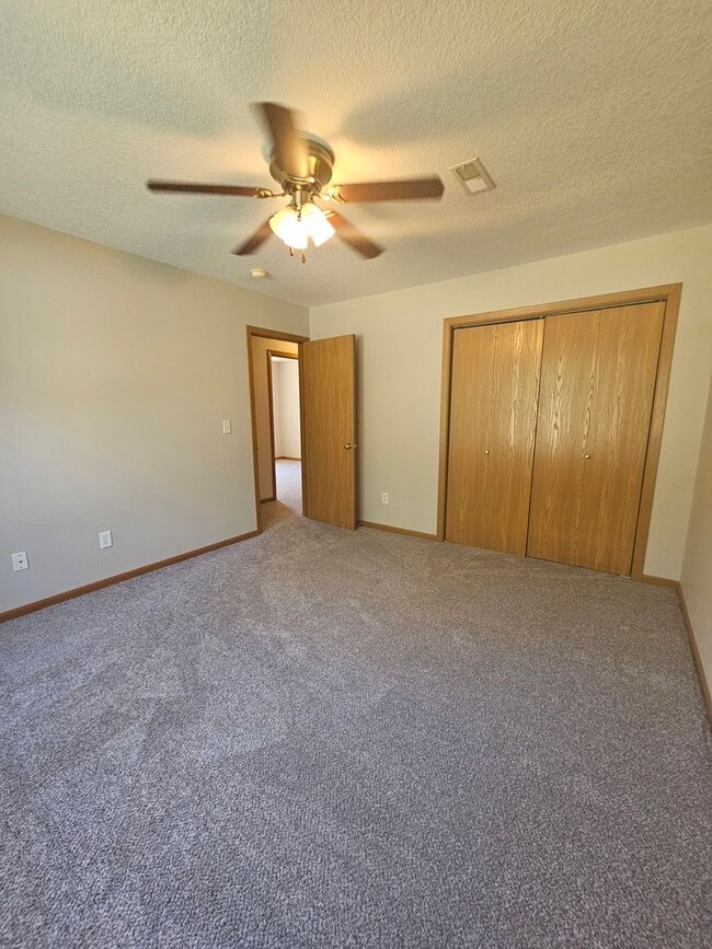 Building Photo - There is a $25 fee per application and eve...