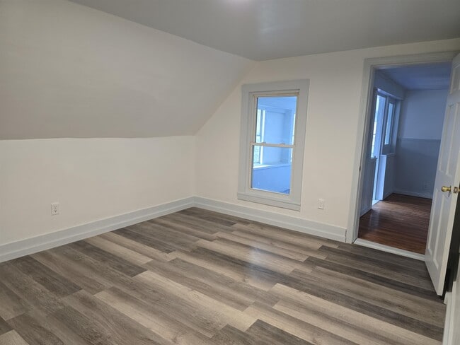 Building Photo - 220 Main St