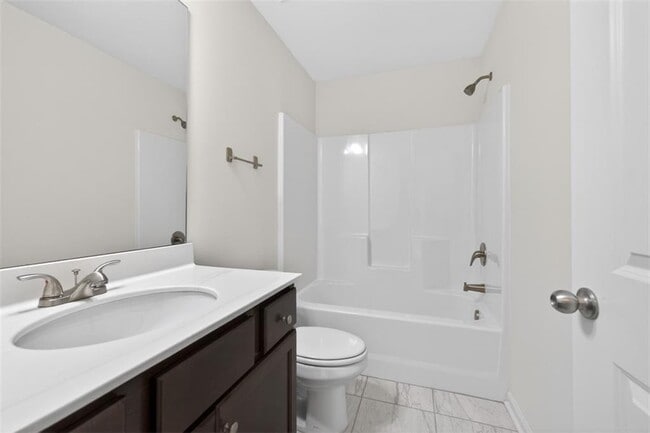 Building Photo - 5524 Garens Way