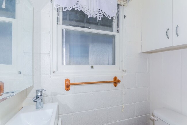 Building Photo - Moilili - ground floor 1 bedroom, 1 bath, ...