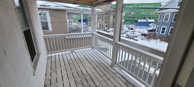 Building Photo - 53 Center St