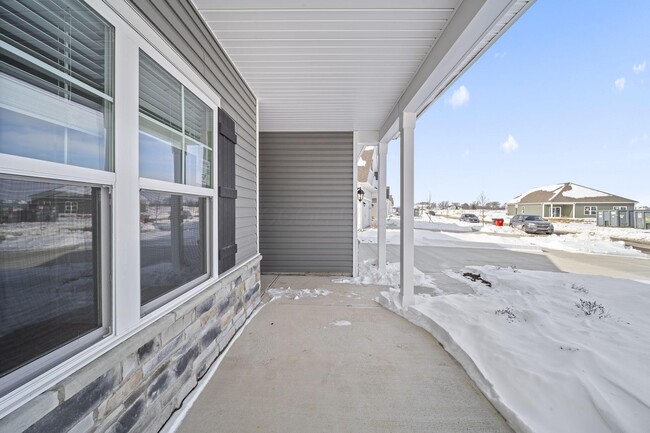 Building Photo - 511 Darliene Dr