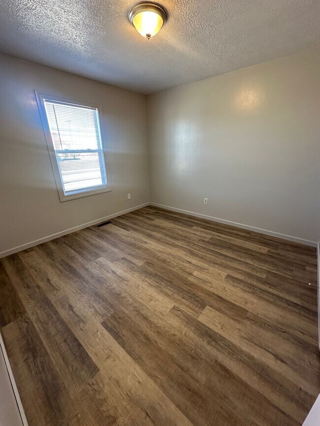 Building Photo - 105 E Baltimore St