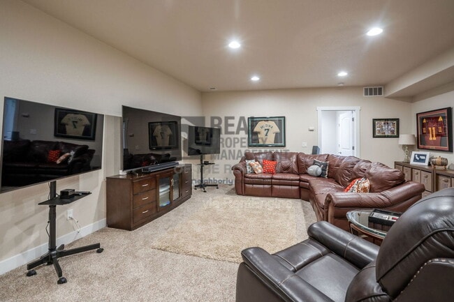 Building Photo - 3806 Edison Ave