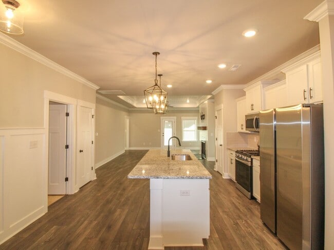 Building Photo - LIKE NEW Home in Natures Cove West in Athe...