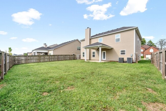 Building Photo - Pet Friendly Four Bedroom with Bonus!