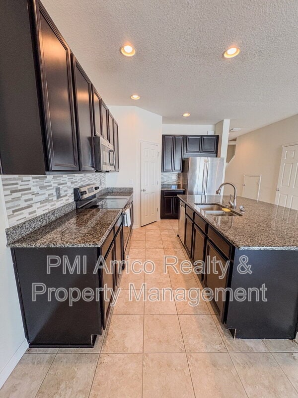 Building Photo - 7079 Woodchase Glen Dr