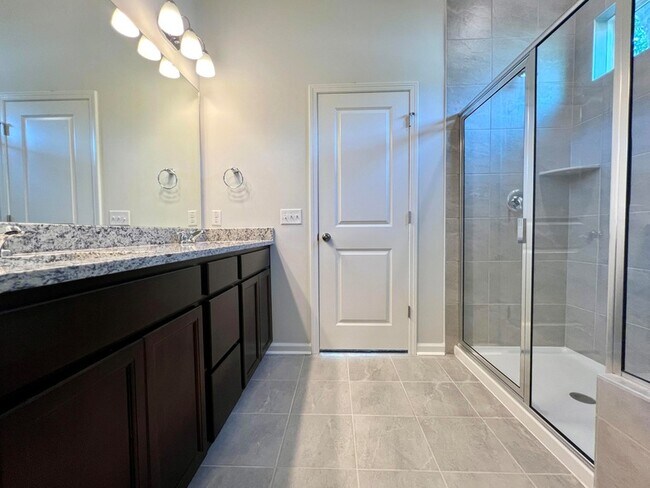 Building Photo - 4008 Flatiron Dr