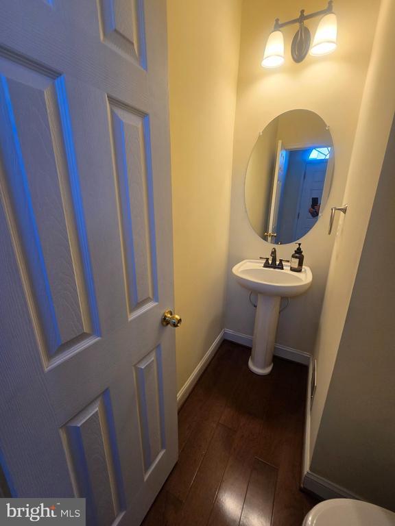 Building Photo - 116 Douglas Dr